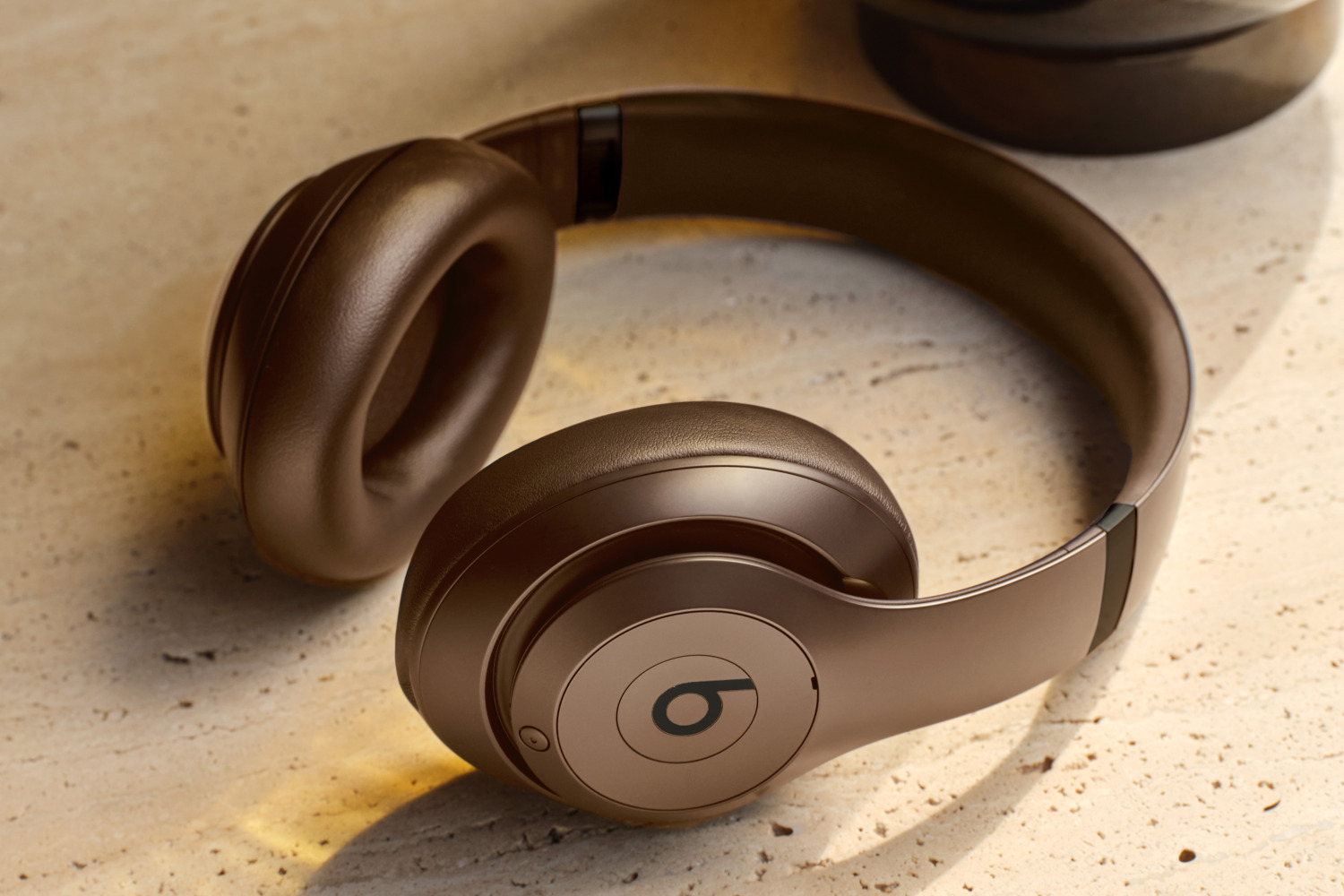 ヘッドフォン｜Beatsの新作ヘッドフォン「Beats スタジオ プロ」進化したクリアサウンド＆急速充電機能など