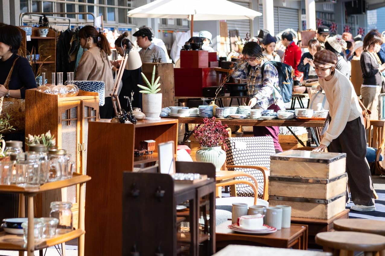 マーケット｜手紙社「神代団地 蚤の市」東京・調布の神代団地で開催、アンティークからビールまで40組が出店