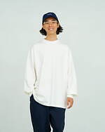 フレッシュサービス×ブラームス ルーツストック、タフで上質な“反転ロゴ”入りロングTシャツ｜写真10