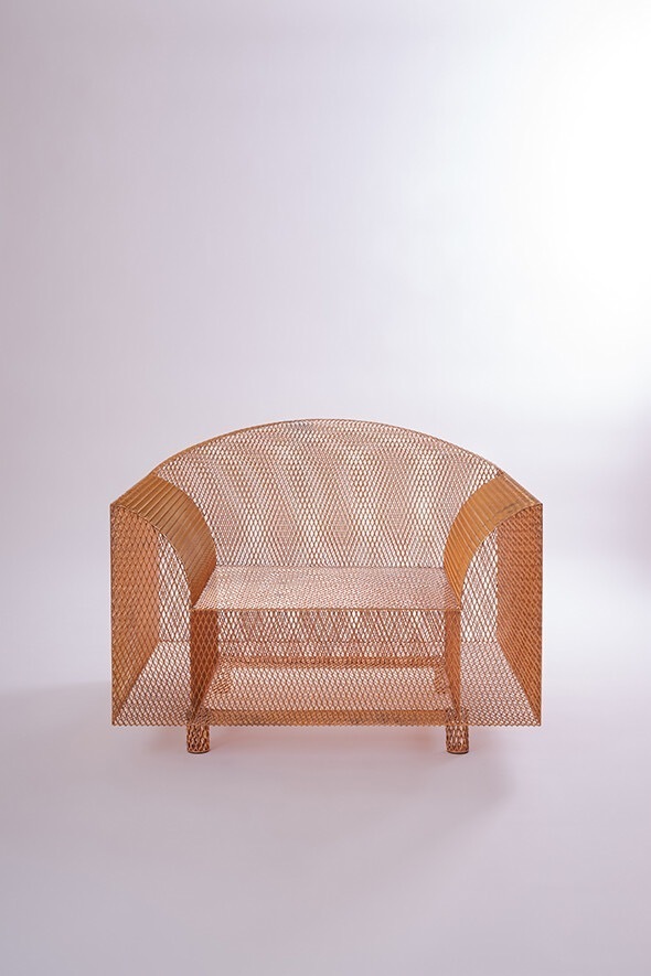 倉俣史朗 《ハウ・ハイ・ザ・ムーン》
1976年 富山県美術館蔵 撮影：柳原良平
© Kuramata Design Office