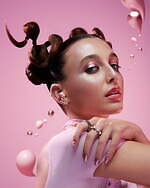 Beatsのワイヤレスイヤホン「スタジオ バッズ プラス」にメタリックな新色、シルバー＆ピンクの2色｜写真13