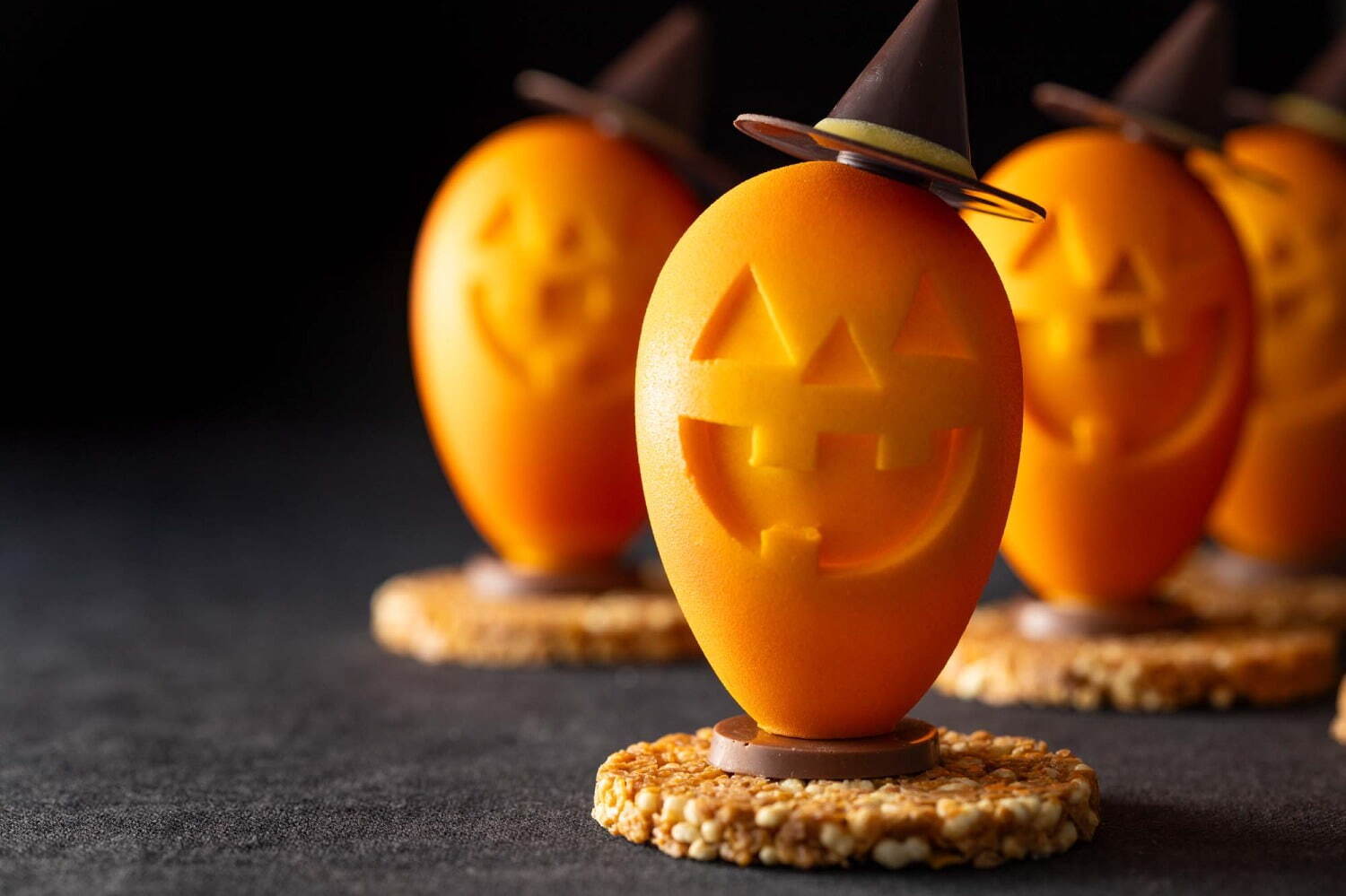 ザ・キャピトルホテル 東急のハロウィンスイーツ、“脳みそ”モンブランや“青い瞳”のムースケーキ｜写真7