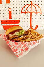 シアトル発人気ハンバーガーショップ「リル ウッディーズ」渋谷に日本初出店、個性豊かなバーガー＆フード｜写真4