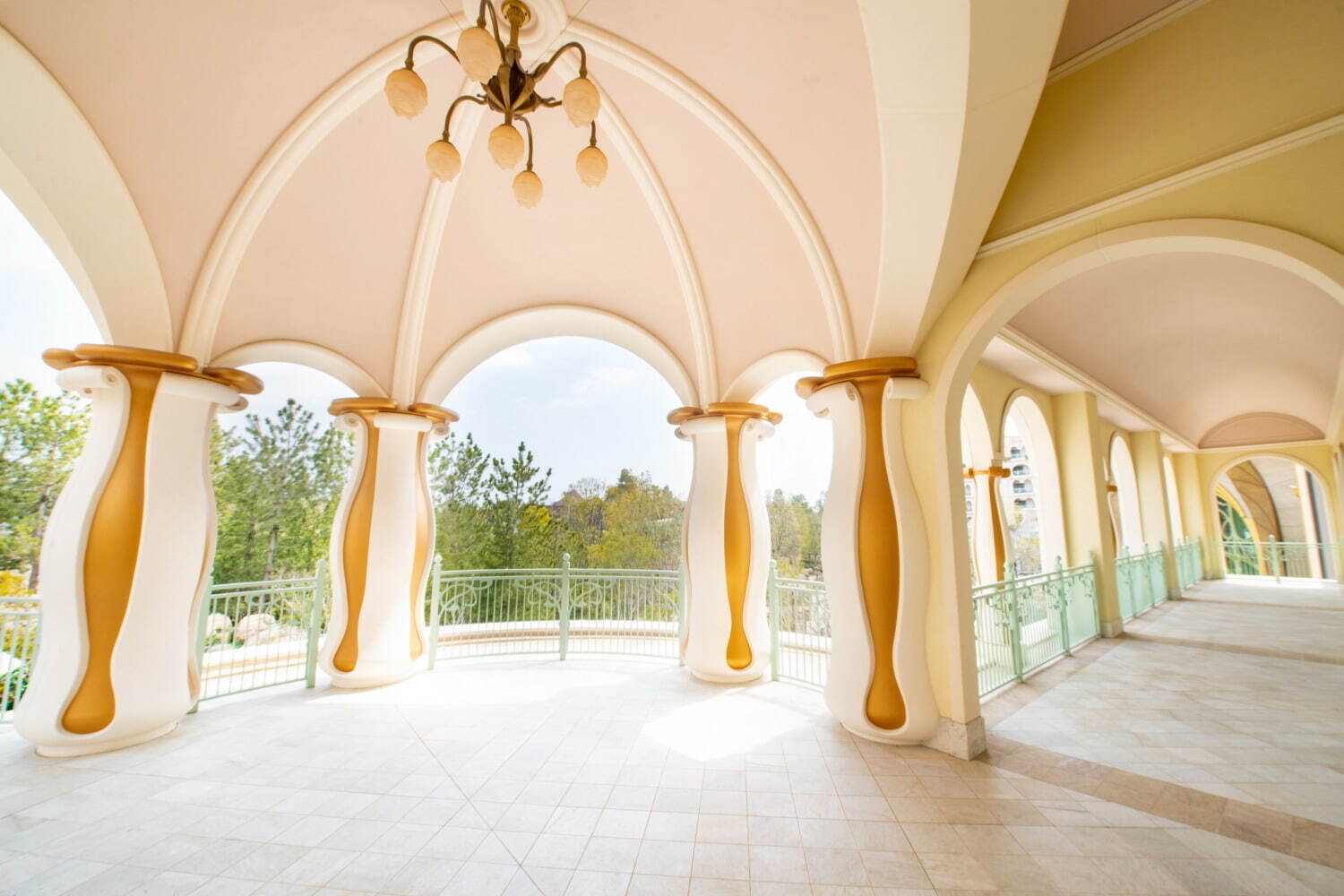 「東京ディズニーシー・ファンタジースプリングスホテル」パーク一体型ホテル、レストランやショップも｜写真31