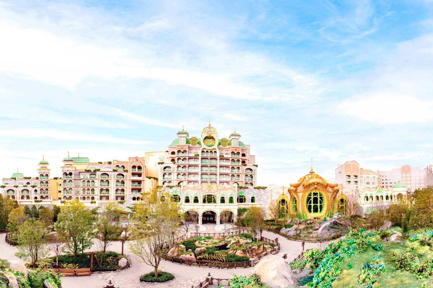 「東京ディズニーシー・ファンタジースプリングスホテル」パーク一体型ホテル、レストランやショップも