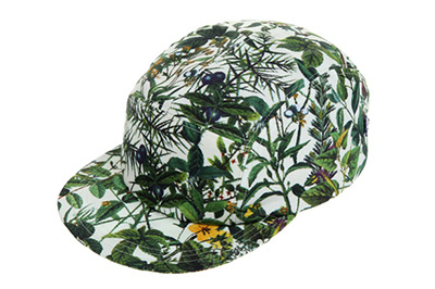 ホワイトマウンテニアリング、ラローズパリとの限定コラボキャップ発売