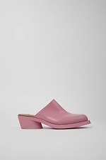 カンペール2023年秋新作シューズ、ラバーキャップ付きブーツ＆左右非対称ローファーなど｜写真7