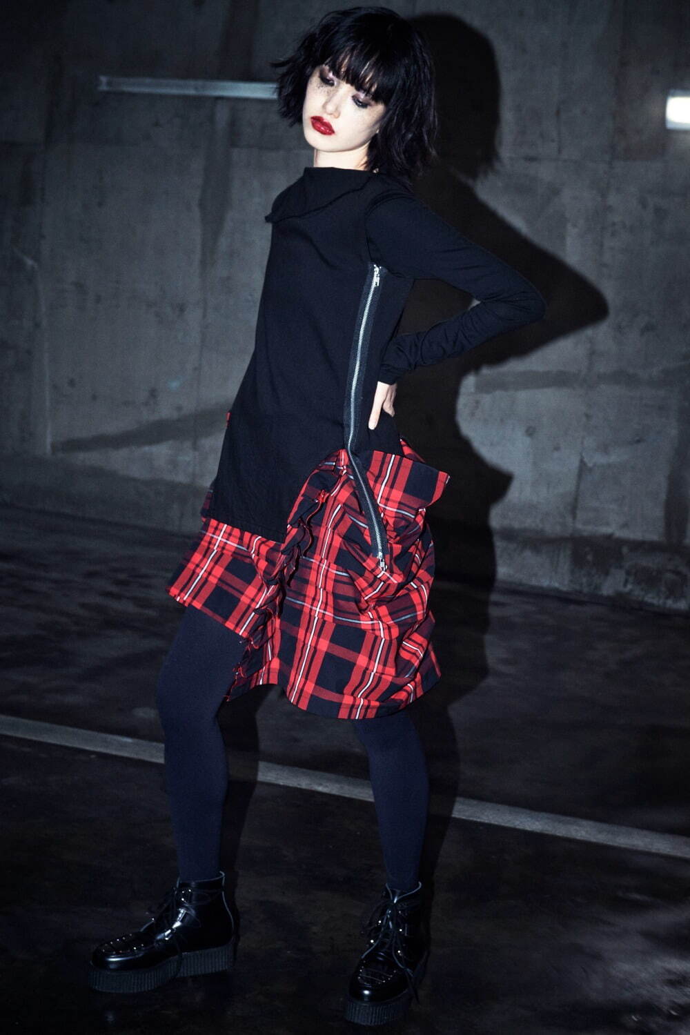 リミ フゥ“タータンチェック”の新作ウェア、アシンメトリードレスや黒シフォンを重ねたジャケット｜写真6