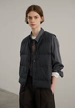 マーガレット・ハウエル×ミズノ“軽くて暖かい”ダウンベスト＆スカーフ、撥水性抜群のトートバッグも｜写真17