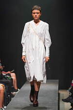 ヴィルドホワイレン(WILDFRÄULEIN) 祈る人｜写真1