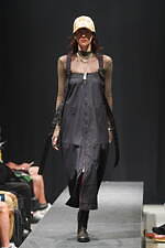 ヴィルドホワイレン(WILDFRÄULEIN) 祈る人｜写真10