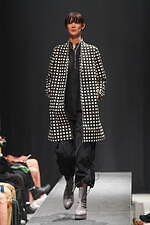 ヴィルドホワイレン(WILDFRÄULEIN) 祈る人｜写真11