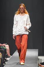 ヴィルドホワイレン(WILDFRÄULEIN) 祈る人｜写真15