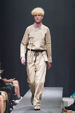 ヴィルドホワイレン(WILDFRÄULEIN) 祈る人｜写真19