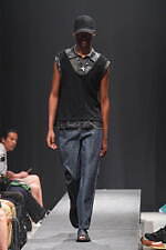 ヴィルドホワイレン(WILDFRÄULEIN) 祈る人｜写真25