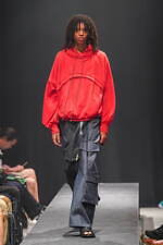 ヴィルドホワイレン(WILDFRÄULEIN) 祈る人｜写真26