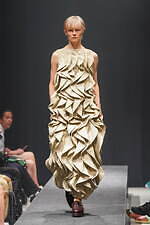 ヴィルドホワイレン(WILDFRÄULEIN) 祈る人｜写真29