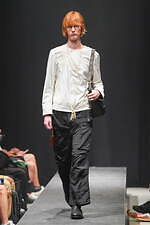 ヴィルドホワイレン(WILDFRÄULEIN) 祈る人｜写真4