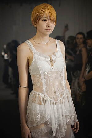 イクミ(IKUMI) 2023年春夏ウィメンズ&メンズコレクション  - 写真2