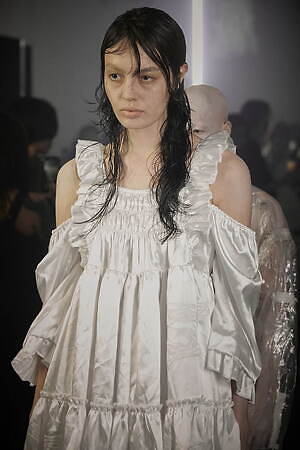 イクミ(IKUMI) 2023年春夏ウィメンズ&メンズコレクション  - 写真19