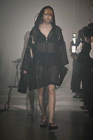 イクミ(IKUMI) 2023年春夏ウィメンズ&メンズコレクション  - 写真20