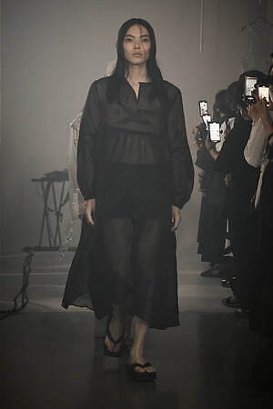 イクミ(IKUMI) 2023年春夏ウィメンズ&メンズコレクション  - 写真25