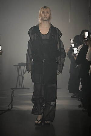 イクミ(IKUMI) 2023年春夏ウィメンズ&メンズコレクション  - 写真28