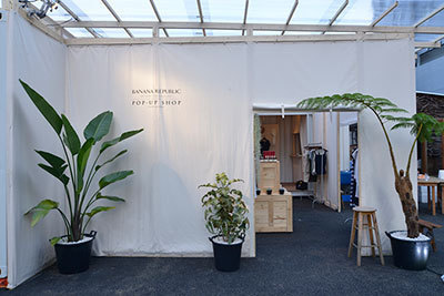 バナナ・リパブリック初の期間限定セレクトショップ、青山にオープン - キュレーターは南貴之