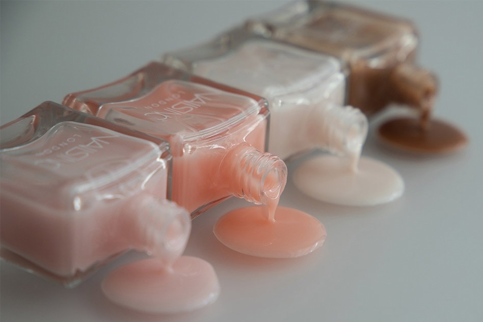 ネイルズ インク23年秋“ツヤめく”ヌードカラーの新作ネイル、ニュアンスピンク＆シアーブラウンなど