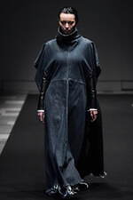 イージェイ シェヤン 2024年春夏コレクション - 夜の街のコンクリートを着想源に｜写真2