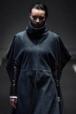 イージェイ シェヤン 2024年春夏コレクション - 夜の街のコンクリートを着想源に｜写真3