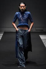 イージェイ シェヤン 2024年春夏コレクション - 夜の街のコンクリートを着想源に｜写真11