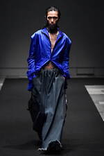 イージェイ シェヤン 2024年春夏コレクション - 夜の街のコンクリートを着想源に｜写真15