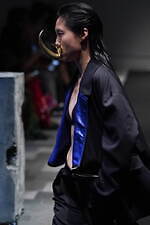 イージェイ シェヤン 2024年春夏コレクション - 夜の街のコンクリートを着想源に｜写真18