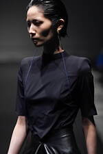 イージェイ シェヤン 2024年春夏コレクション - 夜の街のコンクリートを着想源に｜写真36