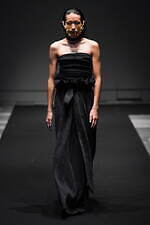 イージェイ シェヤン 2024年春夏コレクション - 夜の街のコンクリートを着想源に｜写真43