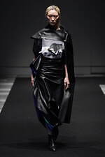 イージェイ シェヤン 2024年春夏コレクション - 夜の街のコンクリートを着想源に｜写真49