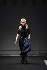 イージェイ シェヤン 2024年春夏コレクション - 夜の街のコンクリートを着想源に｜写真52