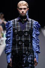 クイーン アンド ジャック 2024年春夏コレクション - エレガントに輝くスクール・ガール｜写真2