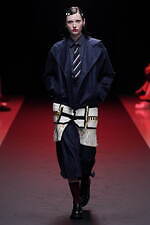 クイーン アンド ジャック 2024年春夏コレクション - エレガントに輝くスクール・ガール｜写真5