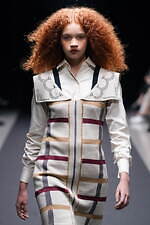 クイーン アンド ジャック 2024年春夏コレクション - エレガントに輝くスクール・ガール｜写真16