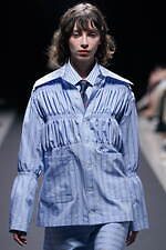 クイーン アンド ジャック 2024年春夏コレクション - エレガントに輝くスクール・ガール｜写真27