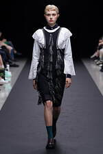 クイーン アンド ジャック 2024年春夏コレクション - エレガントに輝くスクール・ガール｜写真49