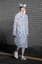 シンヤコヅカ 2024年春夏コレクション、月夜の散歩道｜写真9