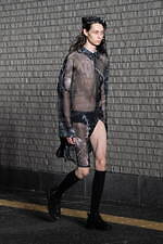 シンヤコヅカ 2024年春夏コレクション、月夜の散歩道｜写真27