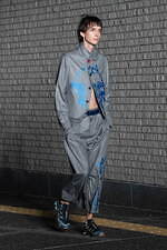 シンヤコヅカ 2024年春夏コレクション、月夜の散歩道｜写真39