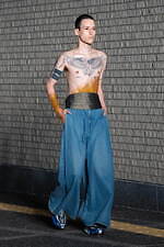 シンヤコヅカ 2024年春夏コレクション、月夜の散歩道｜写真46