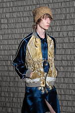 シンヤコヅカ 2024年春夏コレクション、月夜の散歩道｜写真50