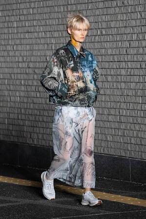 シンヤコヅカ 2024年春夏コレクション、月夜の散歩道｜写真29