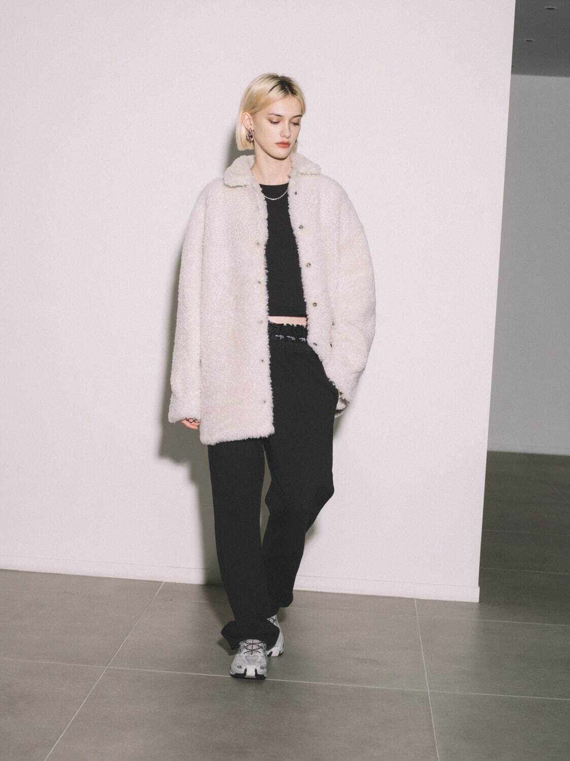 エイチ ビューティ＆ユース 2023-24年秋冬｜ ファーコート